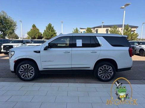 Used 2023 GMC Yukon Denali Ultimate w/ LPO, Floor Liner Package AWD/4WD image 5