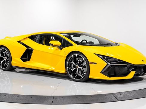 Used 2024 Lamborghini Revuelto image 39