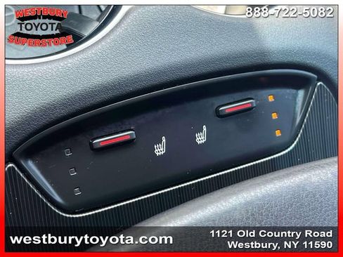 Certified 2024 Toyota Venza XLE AWD/4WD image 33