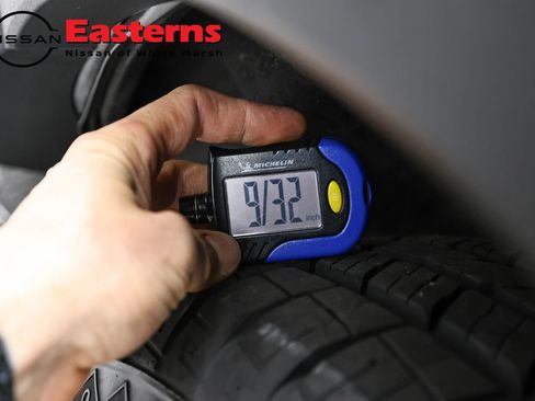 Used 2023 Ford Explorer XLT w/ Equipment Group 202A RWD image 26