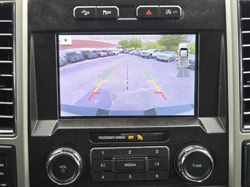 Used 2019 Ford F150 Lariat image 17