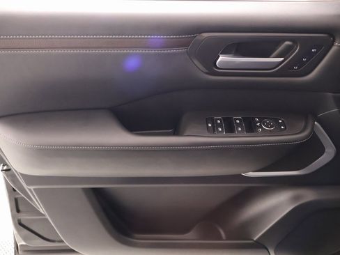 Used 2025 Nissan Armada Platinum Reserve image 17