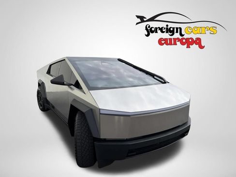 Used 2024 Tesla Cybertruck AWD Crew Cab image 3