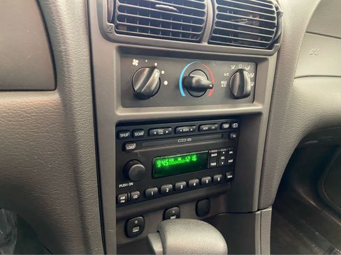 Used 2002 Ford Mustang Deluxe image 22