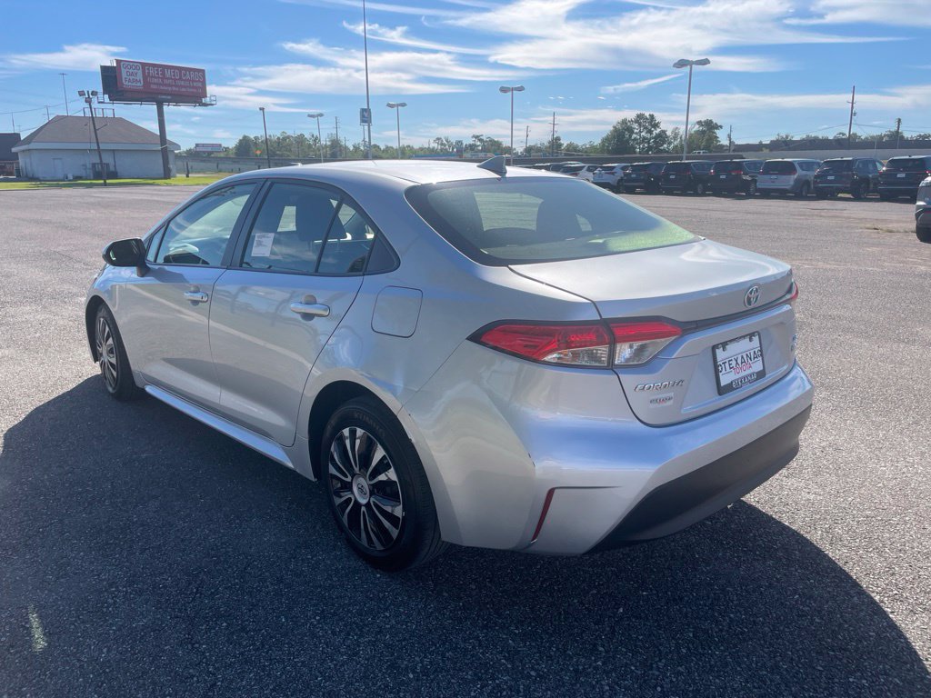 Used 2025 Toyota Corolla LE FWD image 5