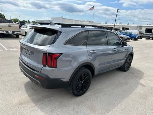 Used 2022 Kia Sorento S w/ Panoramic Sunroof Package AWD/4WD image 23