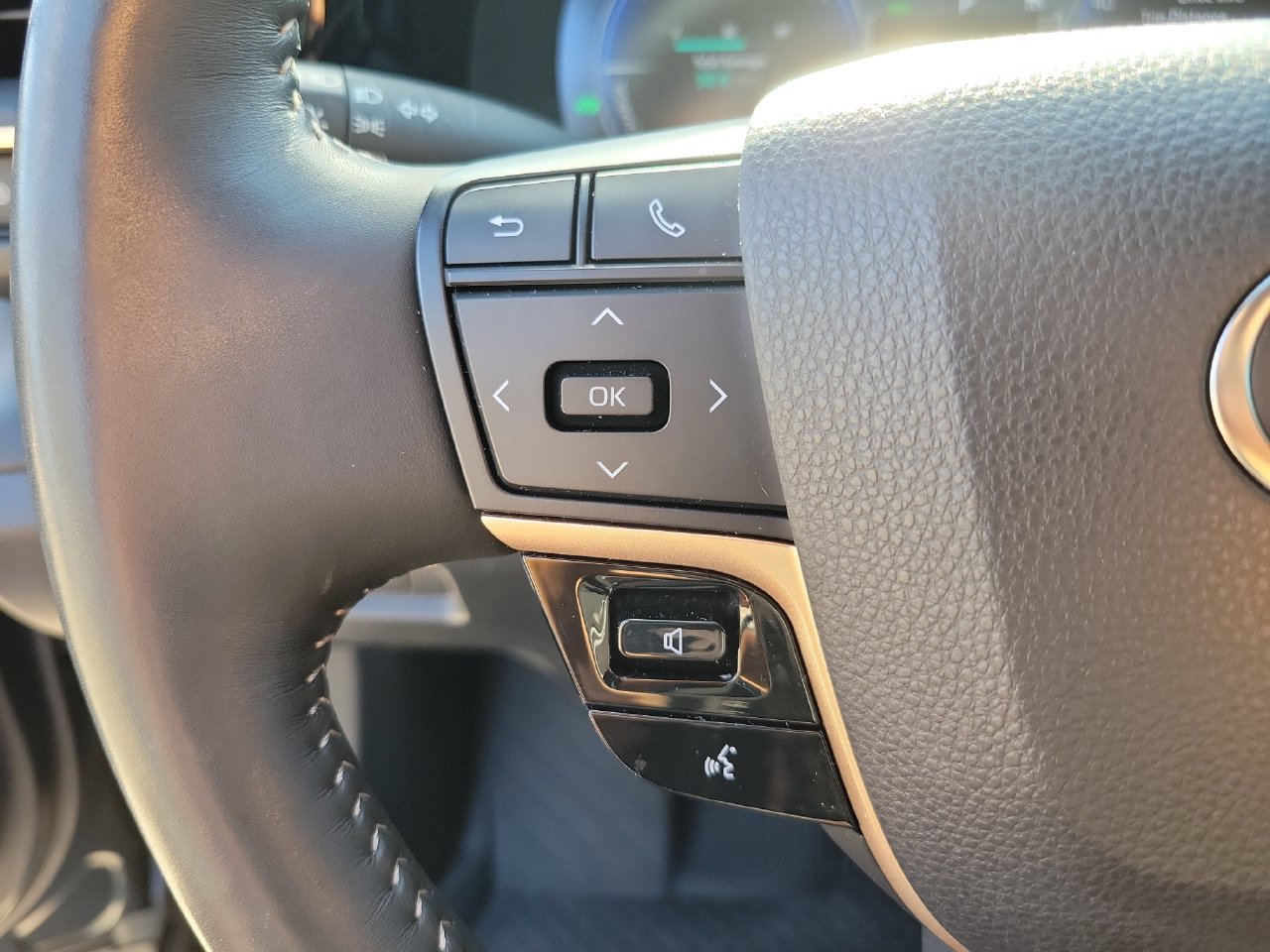 Used 2025 Toyota Crown AWD/4WD image 19