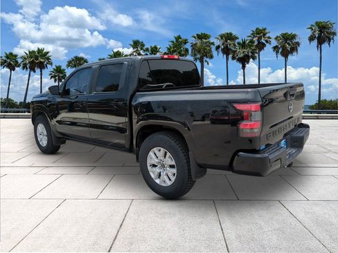 Used 2022 Nissan Frontier SV w/ Technology Package RWD image 6
