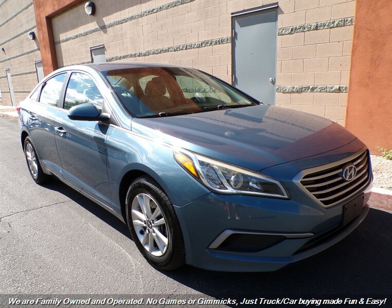Used 2017 Hyundai Sonata SE FWD image 1