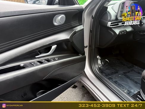 Used 2023 Hyundai Elantra Blue FWD image 11
