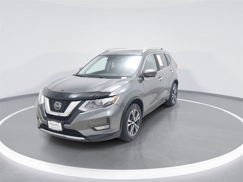 Used 2019 Nissan Rogue SV image 3