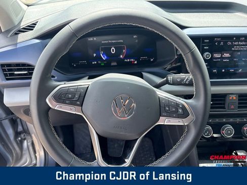 Used 2023 Volkswagen Taos SE AWD/4WD image 26