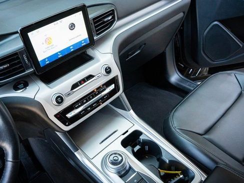 Used 2024 Ford Explorer XLT w/ Equipment Group 202A image 24