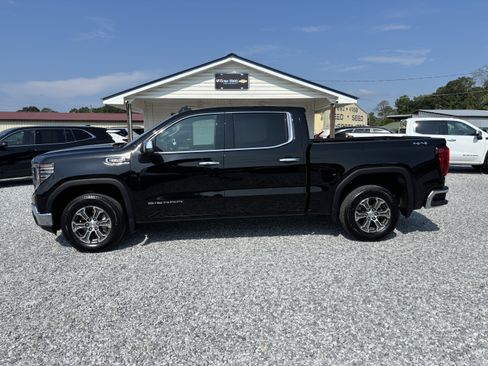 Used 2025 GMC Sierra 1500 SLT AWD/4WD image 2