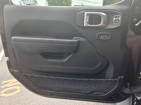 Used 2021 Jeep Wrangler Sport AWD/4WD image 23