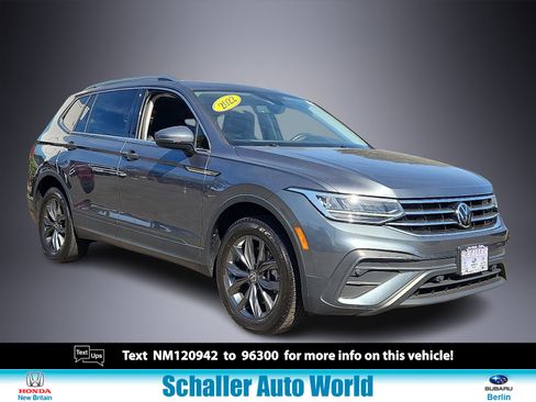 Used 2022 Volkswagen Tiguan SE image 1