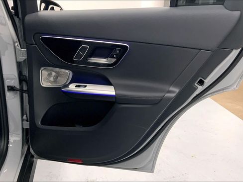 Used 2026 Mercedes-Benz GLC 300 image 12
