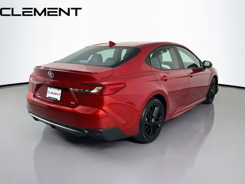 Used 2025 Toyota Camry SE w/ Convenience Package FWD image 7