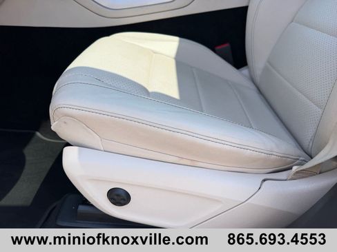 Used 2024 Mercedes-Benz GLE 350 4MATIC image 11