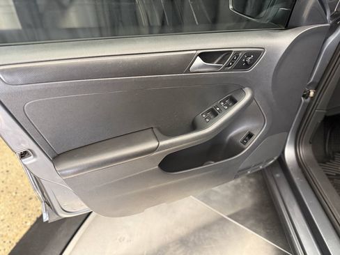 Used 2013 Volkswagen Jetta S FWD image 18