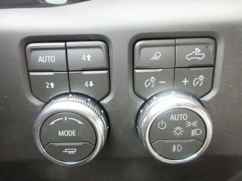 New 2026 GMC Sierra 1500 AT4 w/ AT4 Premium Package AWD/4WD image 18