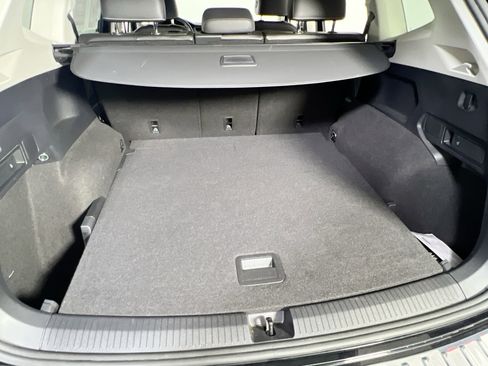 Used 2022 Volkswagen Tiguan SE image 24