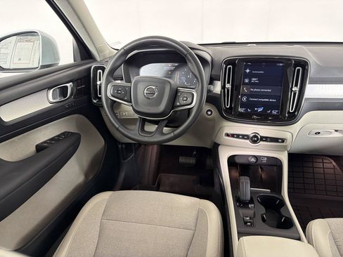 Used 2020 Volvo XC40 T5 Momentum AWD/4WD image 21