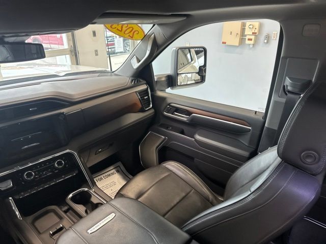 Used 2025 GMC Sierra 3500 Denali AWD/4WD image 35