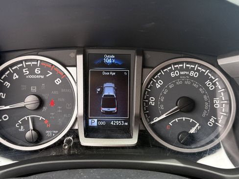 Used 2023 Toyota Tacoma Limited AWD/4WD image 16