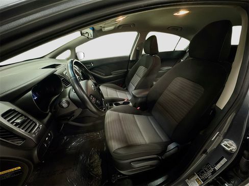 Used 2017 Kia Forte S w/ S Technology Package image 24