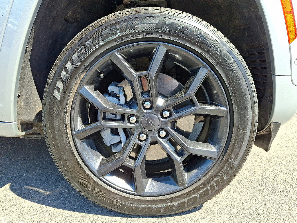 Used 2023 Jeep Grand Cherokee 30th Anniversary AWD/4WD image 8
