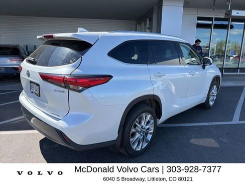 Used 2022 Toyota Highlander Limited image 3