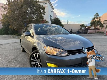 Used 2017 Volkswagen Golf SE
