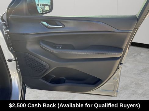 New 2025 Jeep Grand Cherokee L Laredo w/ Luxury Tech Group I RWD image 15
