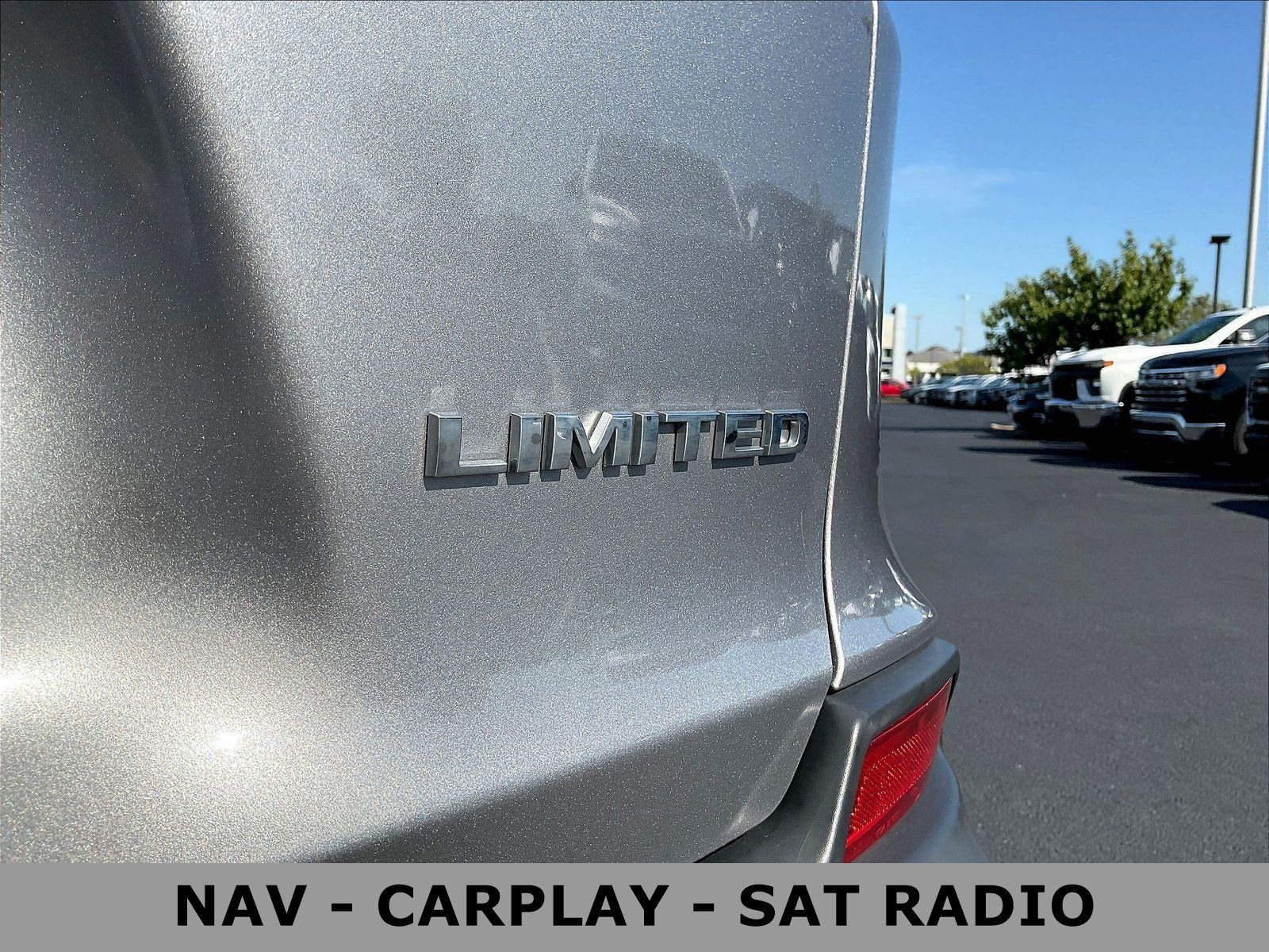 Used 2019 Jeep Cherokee Limited AWD/4WD image 24