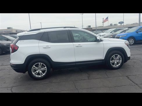 Certified 2023 GMC Terrain SLE w/ Driver Convenience Package image 9