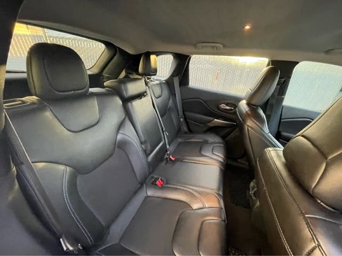 Used 2019 Jeep Cherokee Latitude Plus w/ Cold Weather Group image 27