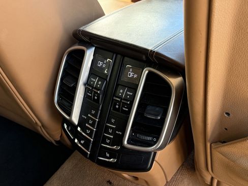 Used 2017 Porsche Cayenne S image 30