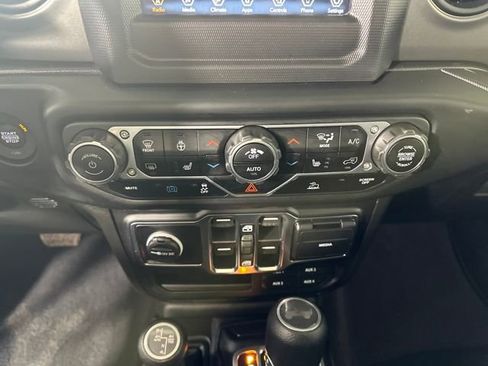 Used 2023 Jeep Wrangler Unlimited w/ Cold Weather Group image 23