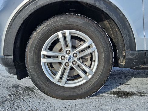 Used 2023 Ford Explorer XLT w/ Equipment Group 202A image 14