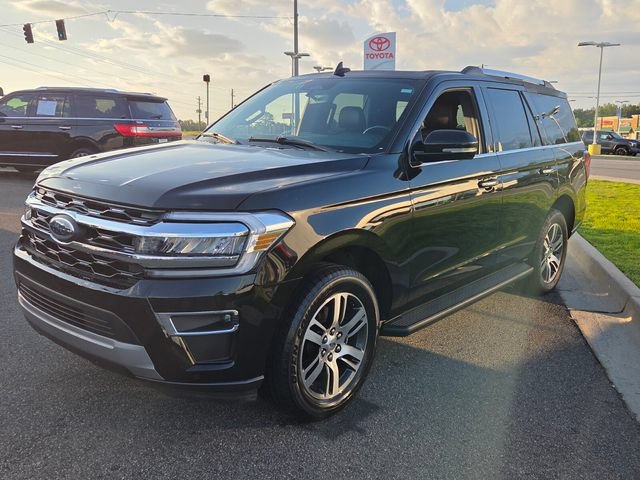 Used 2024 Ford Expedition Limited AWD/4WD image 3