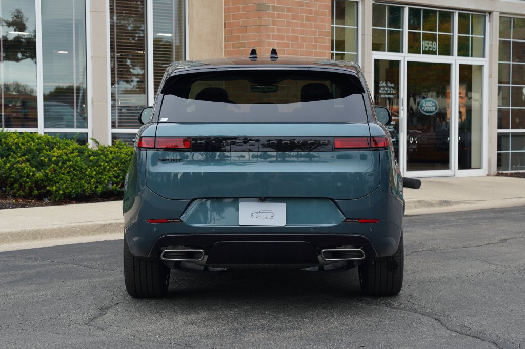 New 2027 Land Rover Range Rover Sport Dynamic SE AWD/4WD image 5