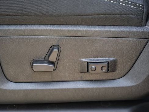 New 2026 RAM 3500 Big Horn AWD/4WD image 44