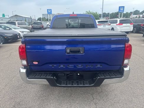 Used 2022 Toyota Tacoma SR5 AWD/4WD image 11