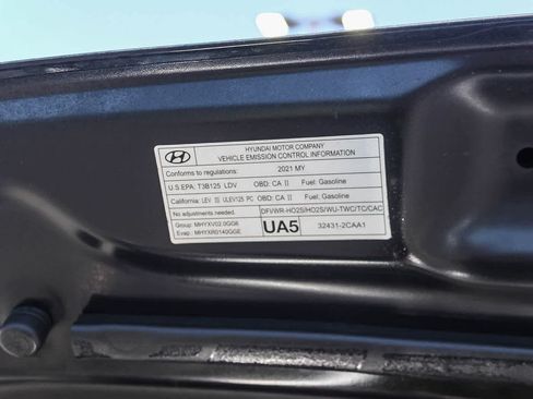 Used 2021 Genesis G70 2.0T RWD image 37