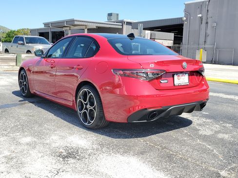 Used 2024 Alfa Romeo Giulia Veloce image 4