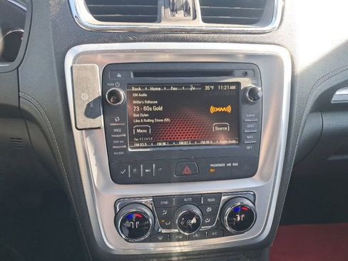 Used 2014 GMC Acadia SLT image 19