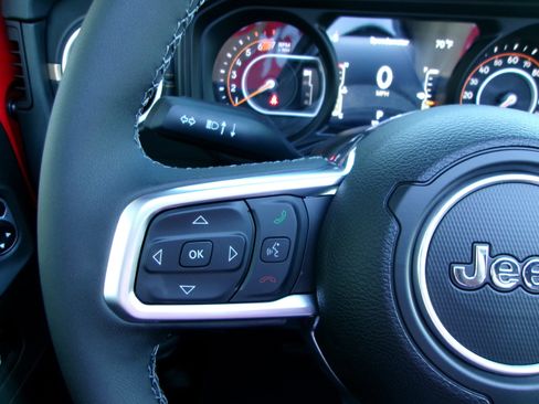 New 2025 Jeep Wrangler Unlimited Sahara image 11