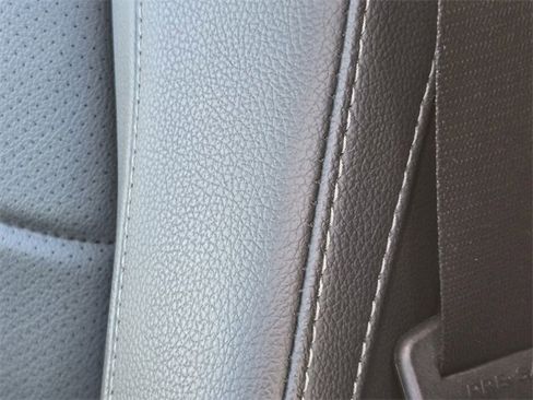 Used 2023 Mercedes-Benz GLS 450 4MATIC image 16