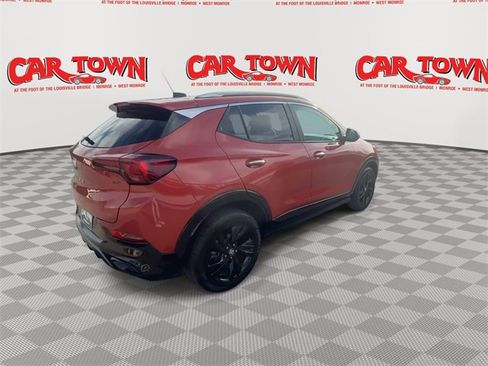 Used 2024 Buick Encore GX Sport Touring image 8